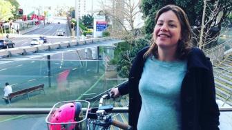 Menteri Selandia Baru Bersepeda ke Rumah Sakit sebelum Melahirkan