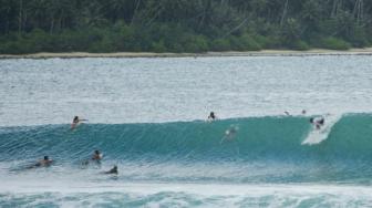 Aksi Surfing di Nias Pro 2018 Ditonton 40 Negara di Dunia