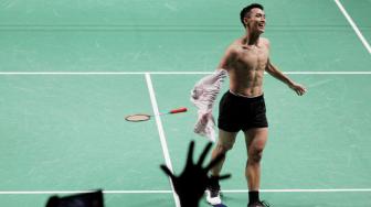 Selebrasi Buka Baju Jonatan Christie Usai Raih Emas