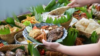 Cicipi Lezatnya Nasi Bancakan Hotel Santika Premiere Bintaro