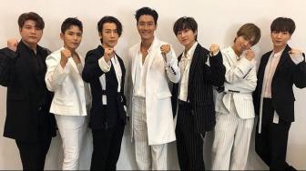 Super Junior dan TVXQ Datang ke Yogyakarta, Tampannya Lee Dong Hae Pakai Blangkon