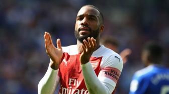 Dikartu Merah Lawan BATE, Lacazette Minta Maaf