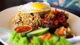 Bahaya! Sebaiknya Hindari Makan Nasi Goreng dengan Timun