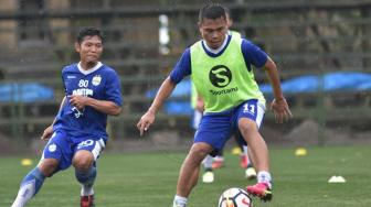 BRI Liga 1: Dedi Kusnandar dan Rachmat Irianto Absen di Laga Persib vs Persik, Bojan Hodak: Ezra Walian Bisa di Tengah