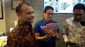 Sandiaga Uno Jual 1000 Dolar AS, Bela Negara atau Cari Untung?