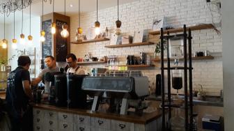 Temukan Pengalaman Ngopi Berbeda di Pigeonhole Coffee