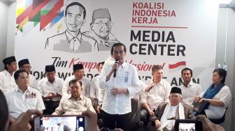 Demokrat Sindir Jokowi yang Didukung Banyak Bos Media