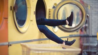 Tiga Orang Terjebak di Mesin Pengering Laundry, Petugas Kerahkan Alat Berat