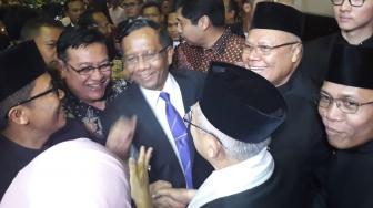 Mahfud MD - Ma'ruf Amin Berpelukan, Nasdem: Semua Legawa