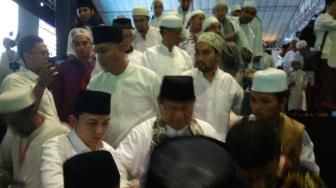 Hadiri Surabaya Bersholawat, Prabowo Sumbang 20 Ribu Dolar