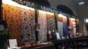 Belajar Membuat Kain Batik Unik di Rumah Batik Jawa Timur Yuk!