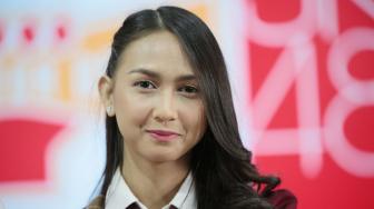 8 Potret Terkini Stefi Eks JKT48 Jadi Artis Jepang, Ketemu Aktor Legendaris!