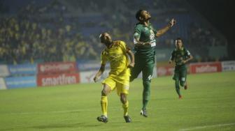 Suasana laga Sriwijaya FC vs Persebaya. [Suara.com / Andhiko TUNGGA ALAM]