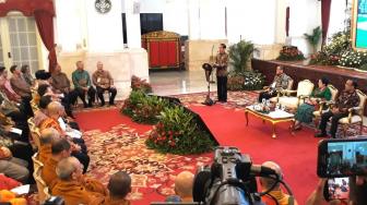 Ditemani Megawati, Jokowi Buka Munas Persatuan Umat Budha