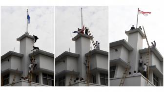 Foto kolase peristiwa perobekan bendera Belanda di Hotel Majapahit saat teatrikal peristiwa perobekan bendera di Hotel Yamato sekarang Hotel Majapahit di Jalan Tunjungan, Surabaya, Jawa Timur, Rabu (19/9). ANTARA FOTO/Zabur Karuru