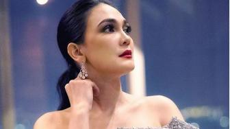 Perankan Suzzanna Jadi Tantangan Terberat Luna Maya