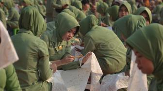 TNI Buat Rekor Muri di Hari Batik Nasional