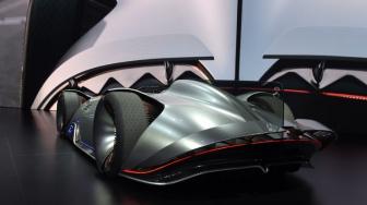 Mercedes - Benz Vision EQ Silver Arrow di Paris Motor Show 2018