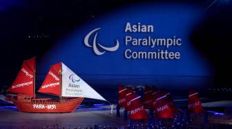 Suasana pembukaan Asian Para Games 2018 di Stadion Utama GBK, Senayan, Jakarta, Sabtu (6/10). [Suara.com/Muhaimin A Untung]