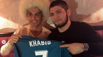 Ingin Terjun ke Sepak Bola, Khabib Minta Petuah Cristiano Ronaldo