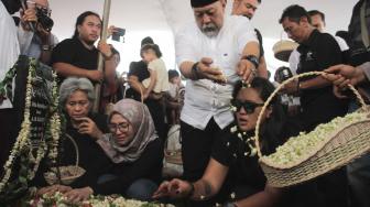 Cerita Awal Mula Istri Indro Warkop Kena Kanker Paru-Paru