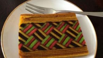 Wow, Kue Lapis Ini Pecahkan Rekor Dunia Lho!