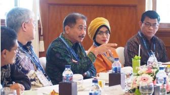 Tingkatkan Kerja Sama Wisata, Menpar-Sekjen OECD Bertemu di Bali