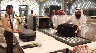 Suasana Stasiun kereta api Mekah saat kereta api kecepatan tinggi Haramain resmi beroperasi, Arab Saudi, Kamis (11/10). [Afp Photo/Bandar Aldandani]