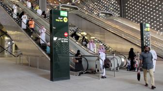 Suasana Stasiun kereta api Mekah saat kereta api kecepatan tinggi Haramain resmi beroperasi, Arab Saudi, Kamis (11/10). [Afp Photo/Bandar Aldandani]