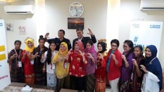 12 Anak Perempuan Indonesia Ambil Alih Jabatan Pemimpin Sehari