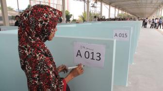 Begini Wujud Lapak PKL di Skybridge Tanah Abang