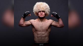 Selamat! Khabib Nurmagomedov Kalahkan Justin Gaethje