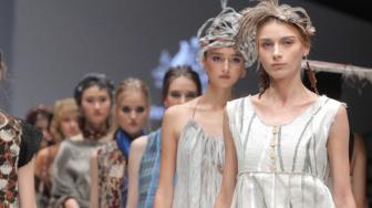 Paras Cantik Perpaduan Budaya Indonesia dan Australia di JFW 2019