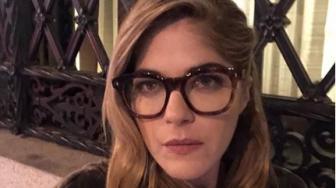 Tak Lagi Pakai Tongkat, Selma Blair Bahagia Mendapat Penyangga Kaki Baru