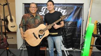 Menkop dan UKM: Alat Musik Buatan Lokal Patut Diapresiasi