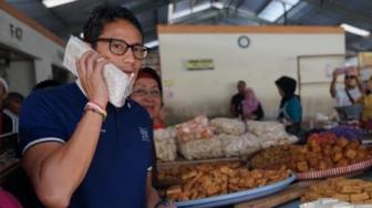 Sandiaga Temukan Tempe Setebal Handphone Jadul di Pasar