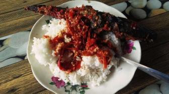 Wanita Ini Tak Pernah Makan di Warung Pecel Lele, Alasannya di Luar Dugaan