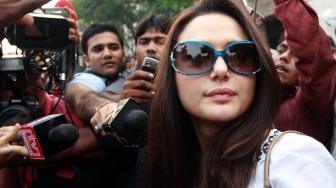 Aryan Khan Dipenjara, Preity Zinta Datangi Rumah Shah Rukh Khan