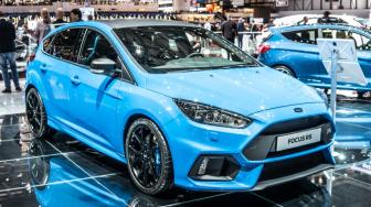 Langka Pasokan Monitor Touchscreen, Produksi Ford Focus dan Fiesta Dihentikan Sementara