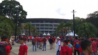 Suporter Sudah Padati GBK, Dari yang Punya dan Tak Punya Tiket