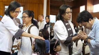 Air Mata Sri Mulyani saat Belai Anak Pegawainya Korban Lion Air