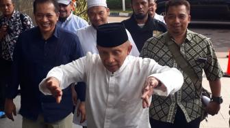 Mbah Moen Doakan Prabowo di Samping Jokowi, Apa Kata Amien Rais?