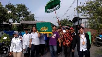 Sambut Jenazah Anaknya, Ibunda Jannatun Cintya Pingsan