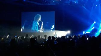 Buka Konser di Jakarta, Kenny G Muncul dari Kerumunan Penonton