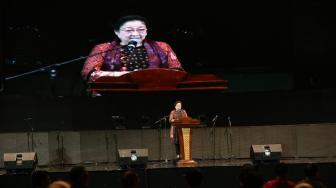 Cerita Megawati Kenang Kesucian Pusaka Merah-Putih