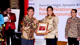 Ketua DPR Terima Penghargaan Best Communicators 2018