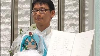 Trauma dengan Perempuan, Lelaki Ini Menikah dengan Vocaloid