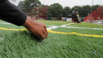 Suasana markas latihan Persija Jakarta  yang sedang dalam  proses pembangunan di Wisma Aldiron di kawasan Pancoran, Jakarta Selatan, Senin (12/11).  (Suara.com/Fakhri Hermansyah)