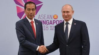 Bertemu Putin, Jokowi Bahas Peningkatan Kerja Sama Ekonomi