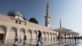 Ketahuan Merokok di Halaman Masjid Nabawi, Jemaah Haji Indonesia Nyaris Ditangkap Kepolisian Arab Saudi